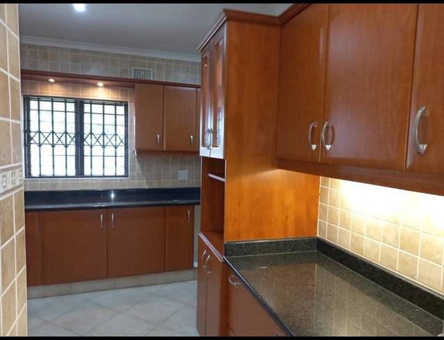 7 BEDROOM HOUSE FOR SALE IN MOSELEY PARK